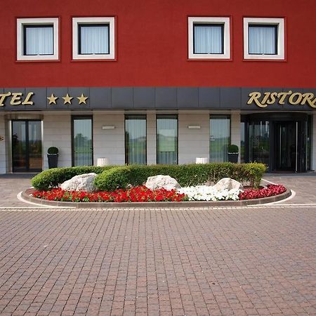 Hotel Ristorante Giada Грумоло-делле-Аббадессе Экстерьер фото